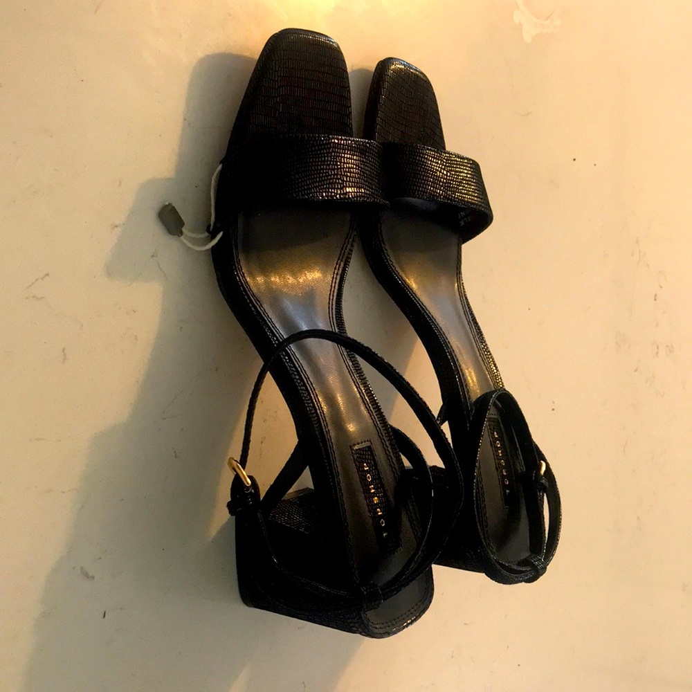 Top shop! Thick heels! Alligator print! Black!